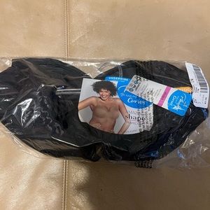 Playtex woman’s black bra SIZE 42DD NWT